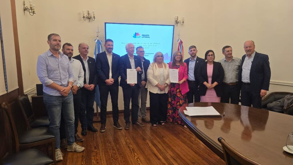 Corrientes suscribió el acuerdo regional para el reconocimiento de licencias de pesca deportiva con devolución en el Litoral