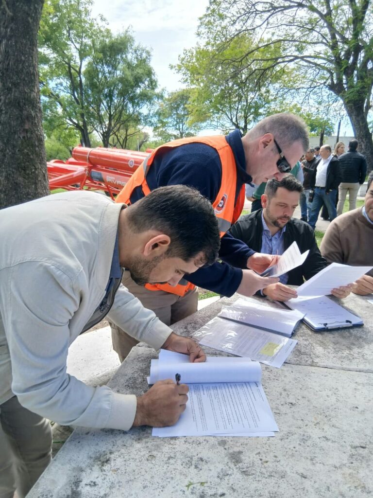 Las Toscas recibió una bomba para reforzar las tareas de prevención ante el fenómeno de El Niño